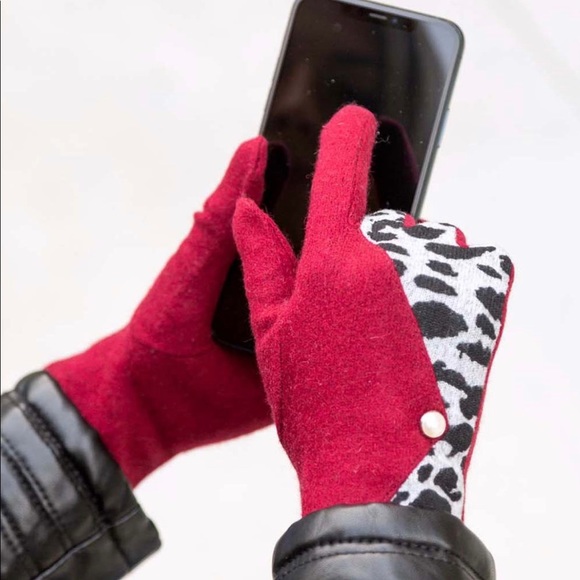 Leopard-Contrast Wool-Blend Touch Screen Gloves - Picture 3 of 5